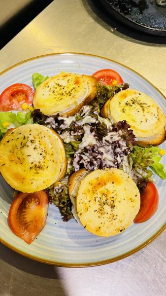 Salade de Chèvre Chaud